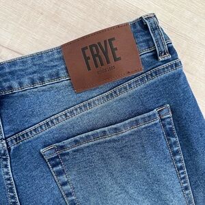 Frye high rise straight leg Jean-size 30